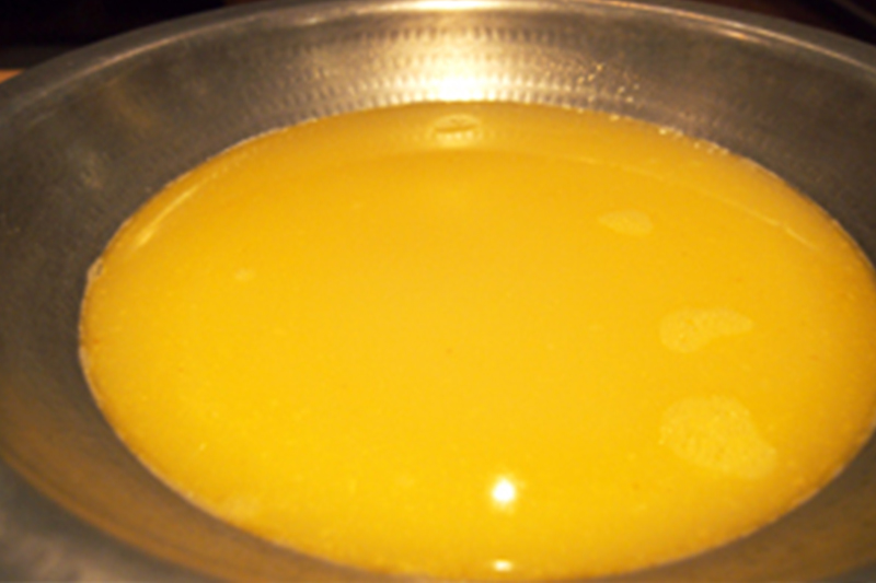 新鮮「朝挽きの若鶏」+ 8時間煮込んだ「鶏がら白湯スープ」= 絶品!鶏料理