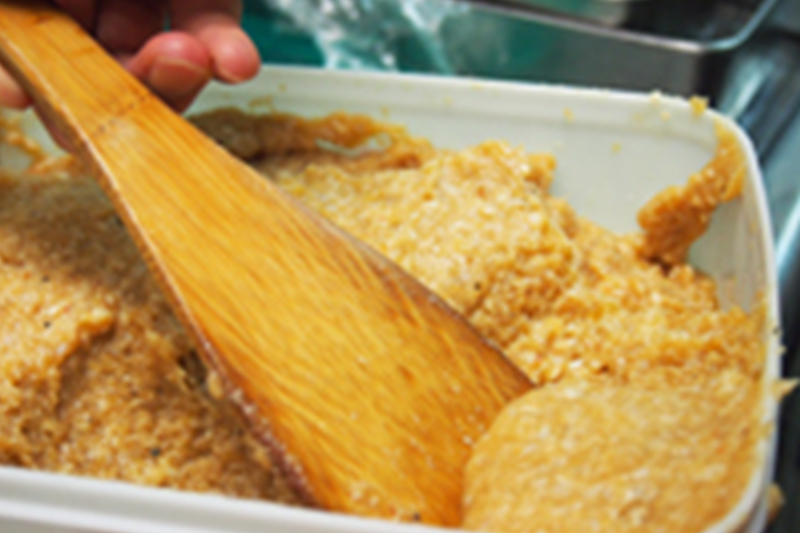 ②秘伝の調味料・香辛料を調合