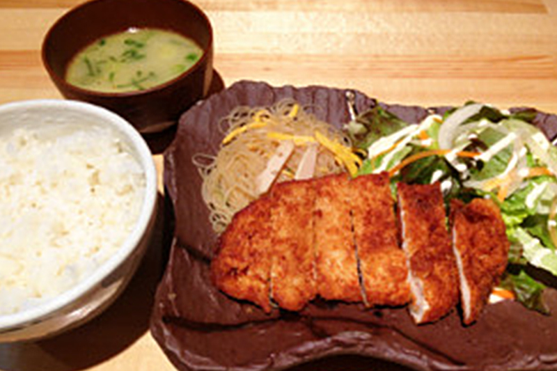 ジャンボチキンカツ定食