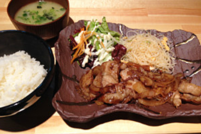 豚バラの生姜焼き定食